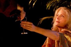 伯纳德与桃瑞丝,一段跨越时空的浪漫传奇